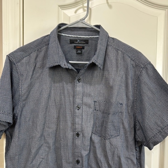 Blue Casual Button Down Shirt with Modern Fit / D21 - Picture 2 of 3